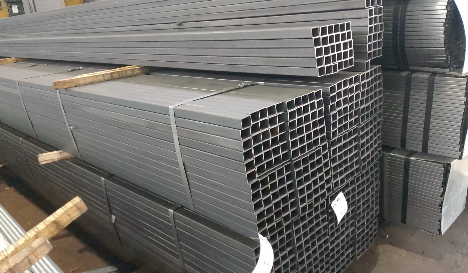 Купить Труба профильная 30х30х2 мм