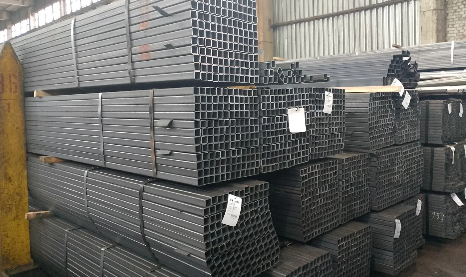 Купить Труба профильная 40х20х2 мм ГОСТ