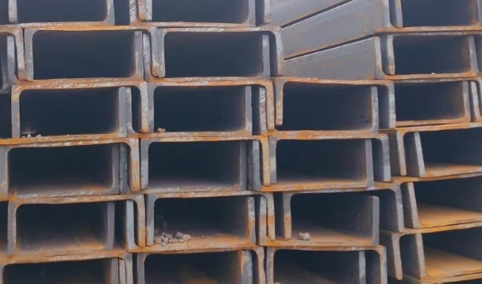 Швеллер стальной