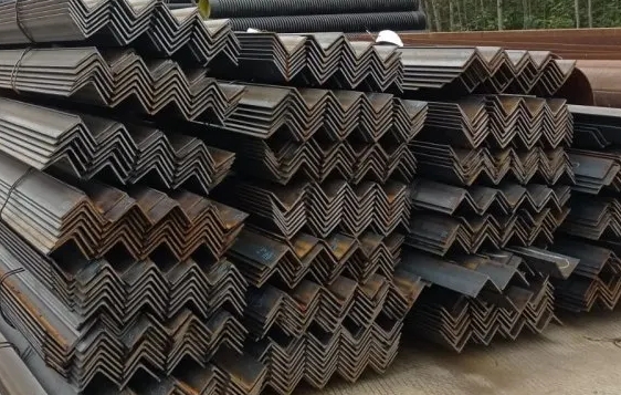 Уголок стальной в Красногорске